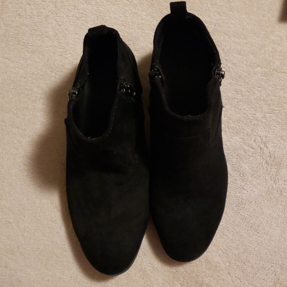 Arizona black booties